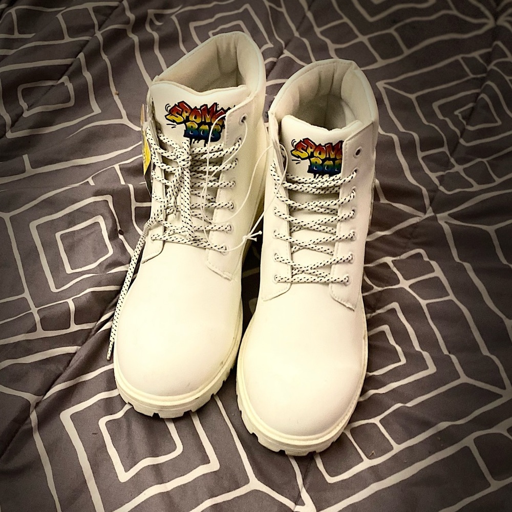 SPONGEBOB BOOTS SIZE 12 OFF WHITE
